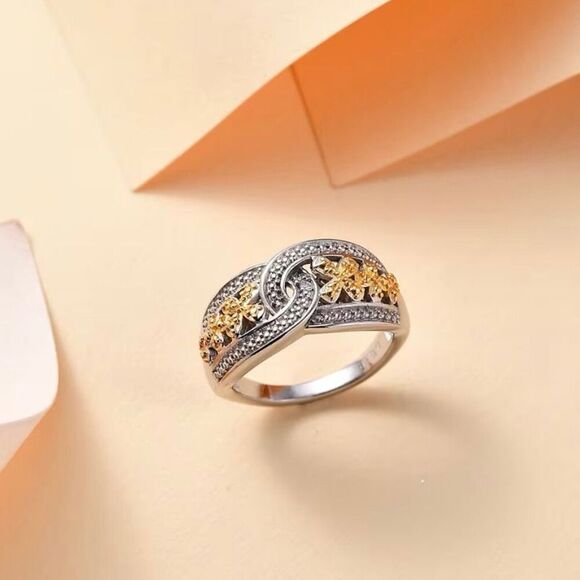 White Diamond Accent Link Ring in 18K YG and Platinum Size 7 New - Picture 2 of 6